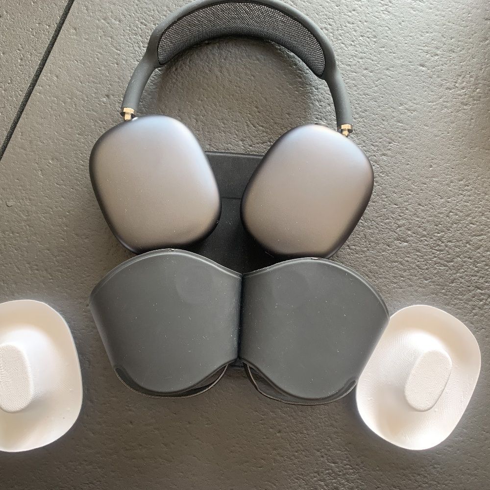 Cross-Border Explosive Airmax Over-The-Ear Bluetooth Headphones front view